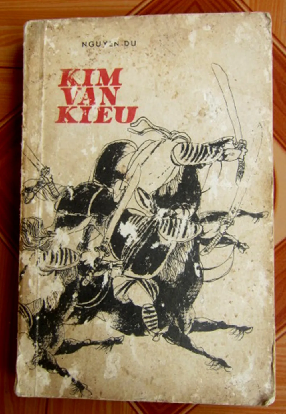 Hà Tĩnh: Tiếp nhận cuốn Truyện Kiều bằng tiếng Rumani